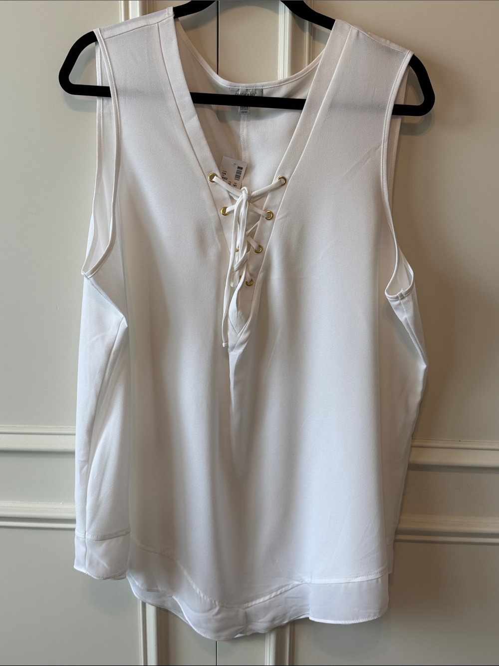 Avenue White Lace-Up V-Neck Sleeveless Camisole